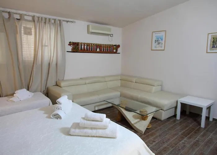 Madema Bed & Breakfast