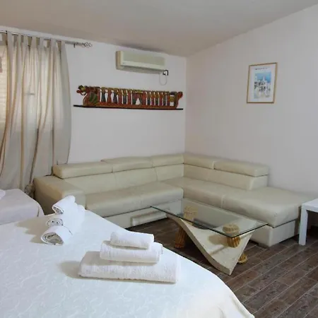 Madema Bed & Breakfast