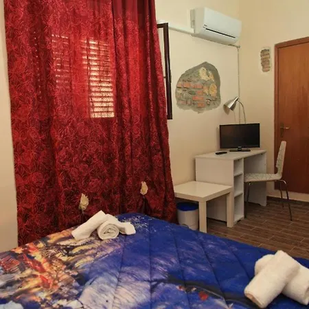 Madema Oda ve Kahvaltı Cefalù